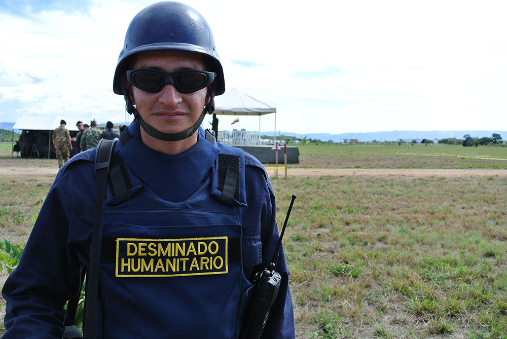 Proyecto para el desminado humanitario en Colombia, 2014