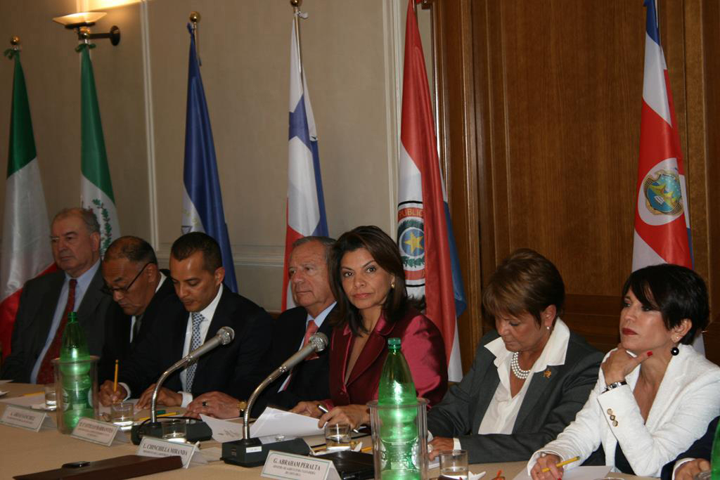 Visita al IILA del Presidente de la República de Costa Rica, Laura Chinchilla (29.05.2012).