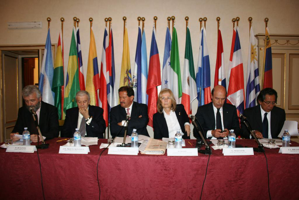 Conferencia, Colombia un país en crecimiento, de Angelino Garzón, Vicepresidente de la República  Colombia (12.01.2012).
