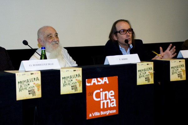 Incontro con il regista argentino Fernando Birri e il regista venezuelano Diego Rísquez, suo allievo. Rassegna, El Cine Latino, Primavera Latinoamericana a Roma, prima edizione 2012, Casa del Cinema.